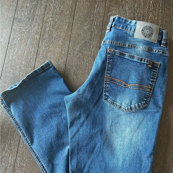 Buffalo David Bitton Relaxed Blue Jeans with Classic Medium Wash - Picture 2 of 14